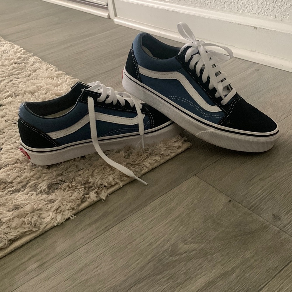 Vans size 7 in women